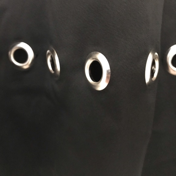 Elizabeth and James khan grommet Top - Picture 10 of 16